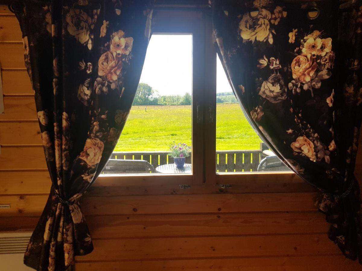 Country Bumpkin - Romantic Couples Stay In Oakhill Cabin Extérieur photo